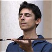 Artista insegna a suonare il violoncello!