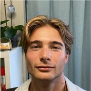 Studente di economia a Pisa, diplomato al liceo classico Niccolò Machiavelli di Lucca. Offro lezioni private di matematica