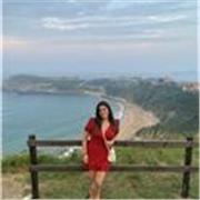 Soy maestra de Educación Infantil y Educación Primaria, con menciones en Educación Física e Inglés.