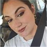 Mestra d'Educació Infantil s'ofereix a donar classes a nens i nenes de 3 a 10 anys. 