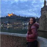 Ciao! 
Offro supporto per aiuto compiti in inglese (grammatica, conversazione, comprensione testi e preparazione verifiche).