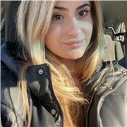 Doy clases adaptadas al nivel de cada alumno, en Málaga, aunque también pueden ser online. Soy estudiante del tercer año de Relaciones Laborales y Recursos Humanos.