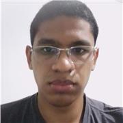 Professor de matemática ensina alunos em nível médio