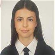 Estudiante recién graduada de 2º de Bachillerato con vocación por la enseñanza