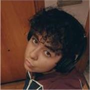 Joven de 19 años titulado de Bachillerato, con buen carácter y ganas de ayudar a los pequeños.
