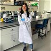 Laureata con lode in Biologia (triennale) e in Biotechnologie Mediche (magistrale), attualmente dottoranda in ricerca oncologica a Dublino