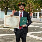 Ragazzo neolaureato offre ripetizioni e aiuto compiti per ragazzi di elementari e medie, sia nel weekend che in settimana