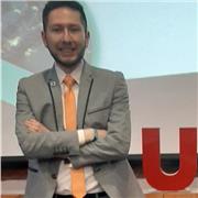 Economista, candidato a magíster en Ciencias Económicas. Dar clases de sociales (geografía, historia, política) y matemáticas