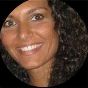 Abilitata all’esercizio professione forense, con esperienza, impartisce lezioni di diritto penale, procedura penale, diritto civile, procedura civile e amministrativo a studenti superiori e universitari