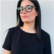 Insegno materie umanistiche a bambini e ragazzi con entusiasmo e metodi personalizzati.