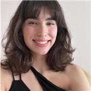 Soy una estudiante de doble grado en educación infantil y primaria, me encanta enseñar, es mi pasión.