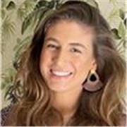 Las clases con diversión molan mogollón. Soy Ángela, tú profe particular