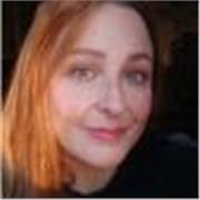 Appassionata di Italiano e Storia, accompagno gli studenti alla scoperta delle parole e dei fatti che hanno plasmato il mondo