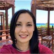 Profesora de español imparte clases desde kínder hasta profesional