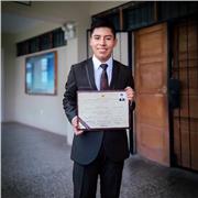 Bachiller en Ciencias de la Comunicación, con excelentes habilidades comunicativas.