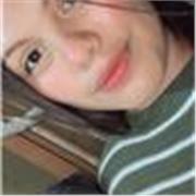 El profesor de español, dicta clase a todos los niños que gusten aprender