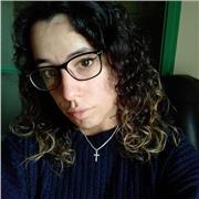 Estudiante de matemáticas da clases a estudiantes de secundaria