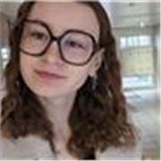 Toutes les matières sauf scientifique pour ce qui concerne les langues anglais et espagnol a des jeunes jusqu'au college