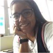 Profesora de educación primaria, especializada en grados menores (1er y 2do grado), así como en el trabajo de conciencia fonológica, terapia de lenguaje y uso de las TIC