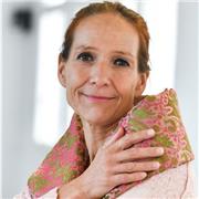 Professeur de danse contemporaine, diplômée, enseignements sur mesure
