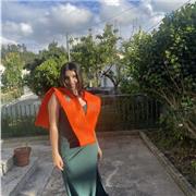 Muy buena estudiante con experiencia en clases particulares de matemáticas, lengua, gallego e historia