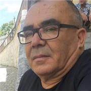 Universitaire francophile souhaiterait aider des etrangers qui veulent s'integrer en ameliorant leur niveau en langue française