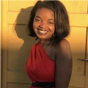 Ho studiato inglese commerciale, una qualifica di inglese di livello C2 e ho sempre avuto la passione di aiutare le persone a imparare l'inglese