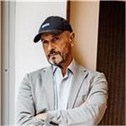 Ehemaliger:
-  Dozent für Kommunikation, Gesprächsführung und Präsentation. 
- Moderator für Radio und Bühne 
Heute Mentor