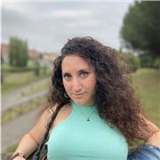 Profesora de Artes y Humanidades disponible para dar clases