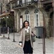 Profesora de inglesa y francés que da clases a niños desde primaria hasta bachillerato