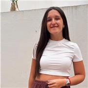 Donnez vie à votre espagnol sans quitter votre salon avec une professeure native