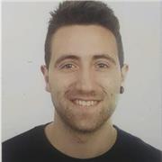 Estudiante da clases de inglés de todos los niveles