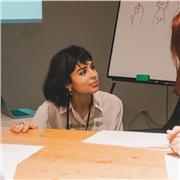 Insegnante di inglese per adulti e professionisti a Torino, online e in presenza, laurea in lingue ed esperienza come interprete in Tribunale