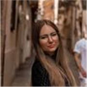 Pharmakantin. Unterrichte bis zur 10ten Klasse. Biologie, Mathe und Chemie