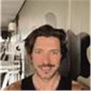 Titolare di palestra e studente ultimo anno magistrale Pegaso LM-47 impartisce lezioni su fitness, personal training e gestione palestra