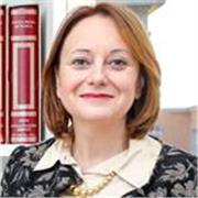 Avvocato, impartisce lezioni a studenti della Secondaria e universitari