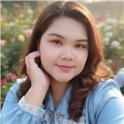 Friendly English teacher specializing in reading, communication, and confidence-building.