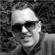 Disponibile  per lezioni di chitarrra da livello principiante a livello professionale e inoltre per matarie di Design