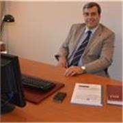 Offro lezioni di diritto a studenti delle medie superiori e universitari