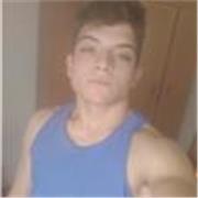 No tengo título, pero no hace falta para poder enseñar a hacer ejercicio correctamente y saber un poco de nutrición y dietas