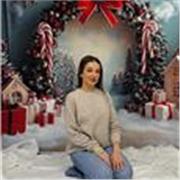 Yo me defino, una persona super risueña me encantan los niños y soy super positiva y eso es lo que siempre suelo transmitir.