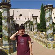 Docente di scuola secondaria di 2° grado con specializzazione sul sostegno e con esperienza biennale anche alla scuola primaria.