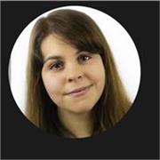 Niñera con apoyo en deberes o cuidado de niños pequeños 