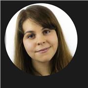 Niñera con apoyo en deberes o cuidado de niños pequeños