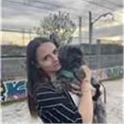 Persona empática y paciente, especializada en apoyo a niños con necesidades educativas especiales y refuerzo escolar. 