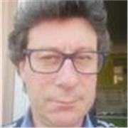 Laureato in giurisprudenza con esperienza professionale nell'ambito del diritto civile quale libero professionista offre lezioni