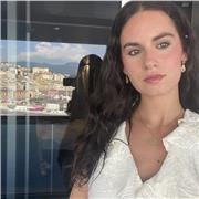Clases de inglés. Estudiante de Bachillerato con alto nivel de inglés adquirido en mi estancia de un año en Irlanda. Muy responsable y extrovertida