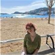 Estudiante con un título C1 de inglés que busca dar clases particulares, con la posibilidad de incluir más materias si se requiere