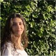 Ragazza diciassettenne, diplomata in Canada con Riconoscimenti di eccellenza cerca lavoro come insegnante privata di inglese