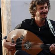 étude du oud avec un musicien professionnel et passioné